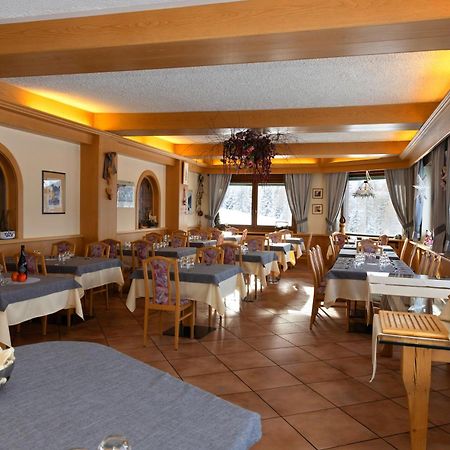 Albergo Venezia Passo Rolle Eksteriør bilde