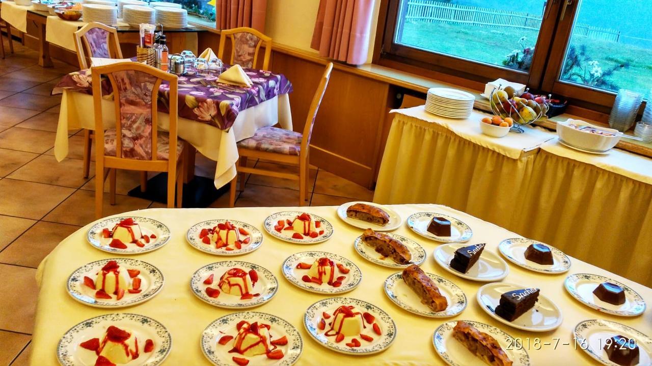 Albergo Venezia Passo Rolle Eksteriør bilde